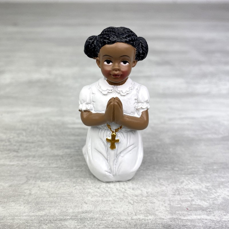 petite-figurine-communiante-couleur-noire-agenouillee-hauteur-6-cm-fillette-qui-prie