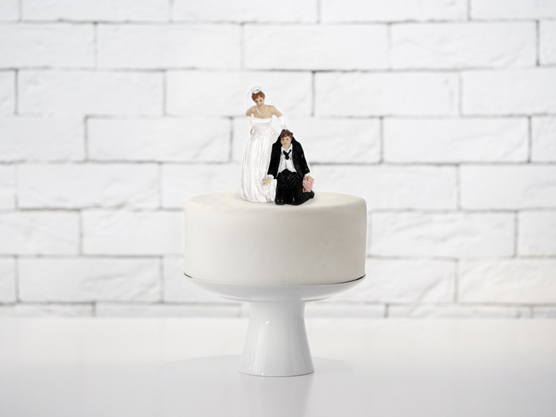 FIGURINE COUPLE MARIES TIRE PAR LE COL 2