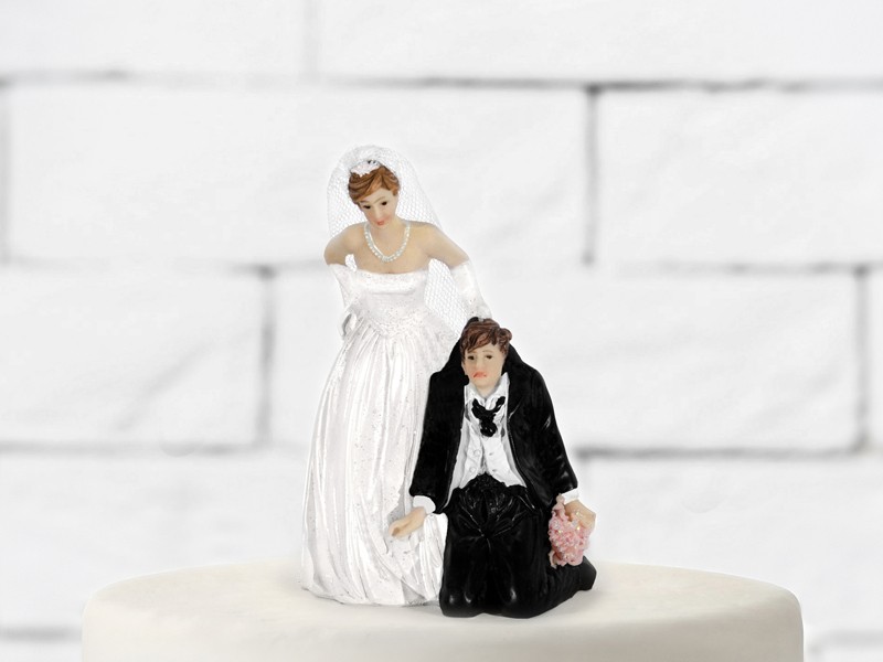 FIGURINE COUPLE MARIES TIRE PAR LE COL 1