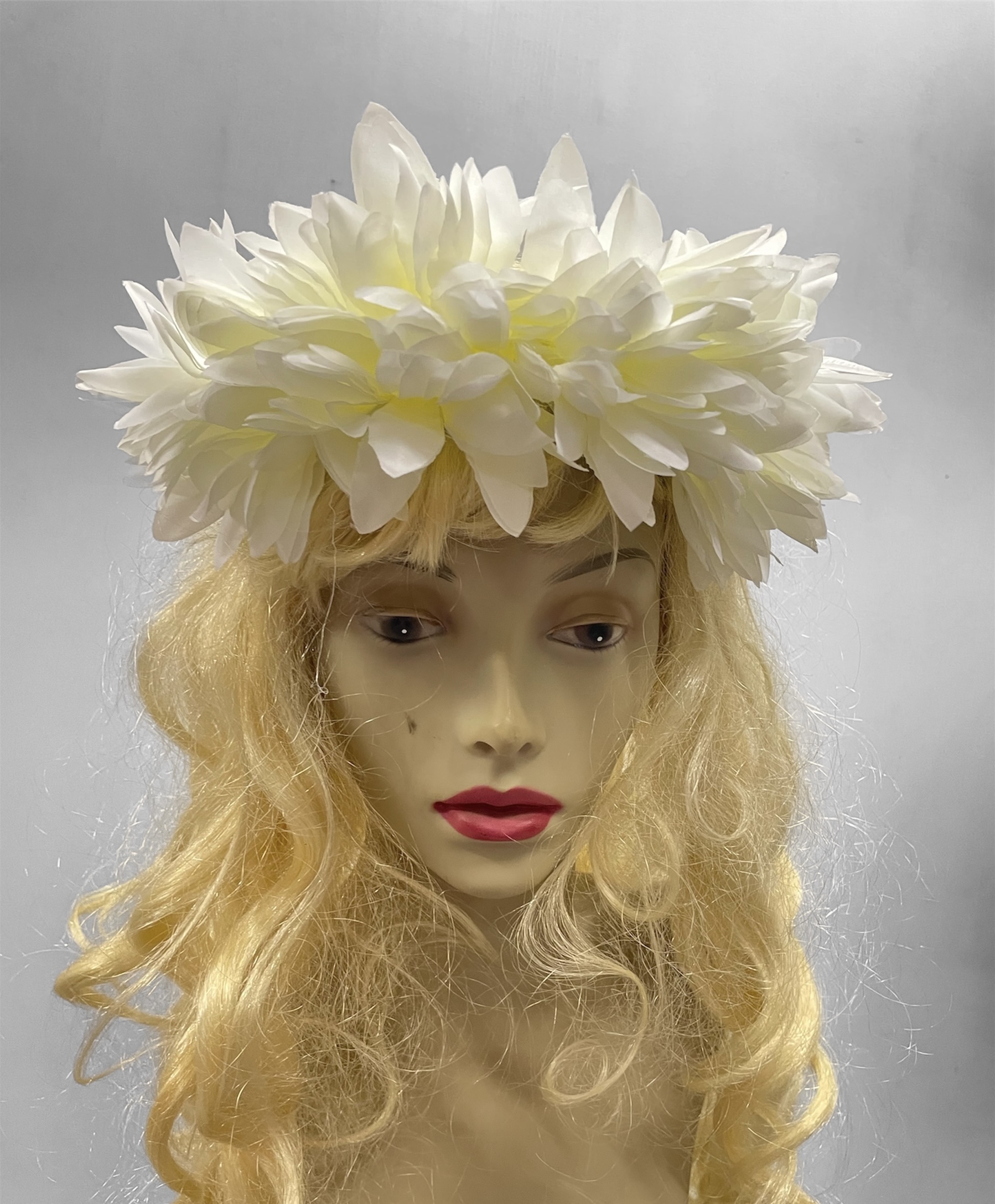 couronne fleurs  blanches et ivoires