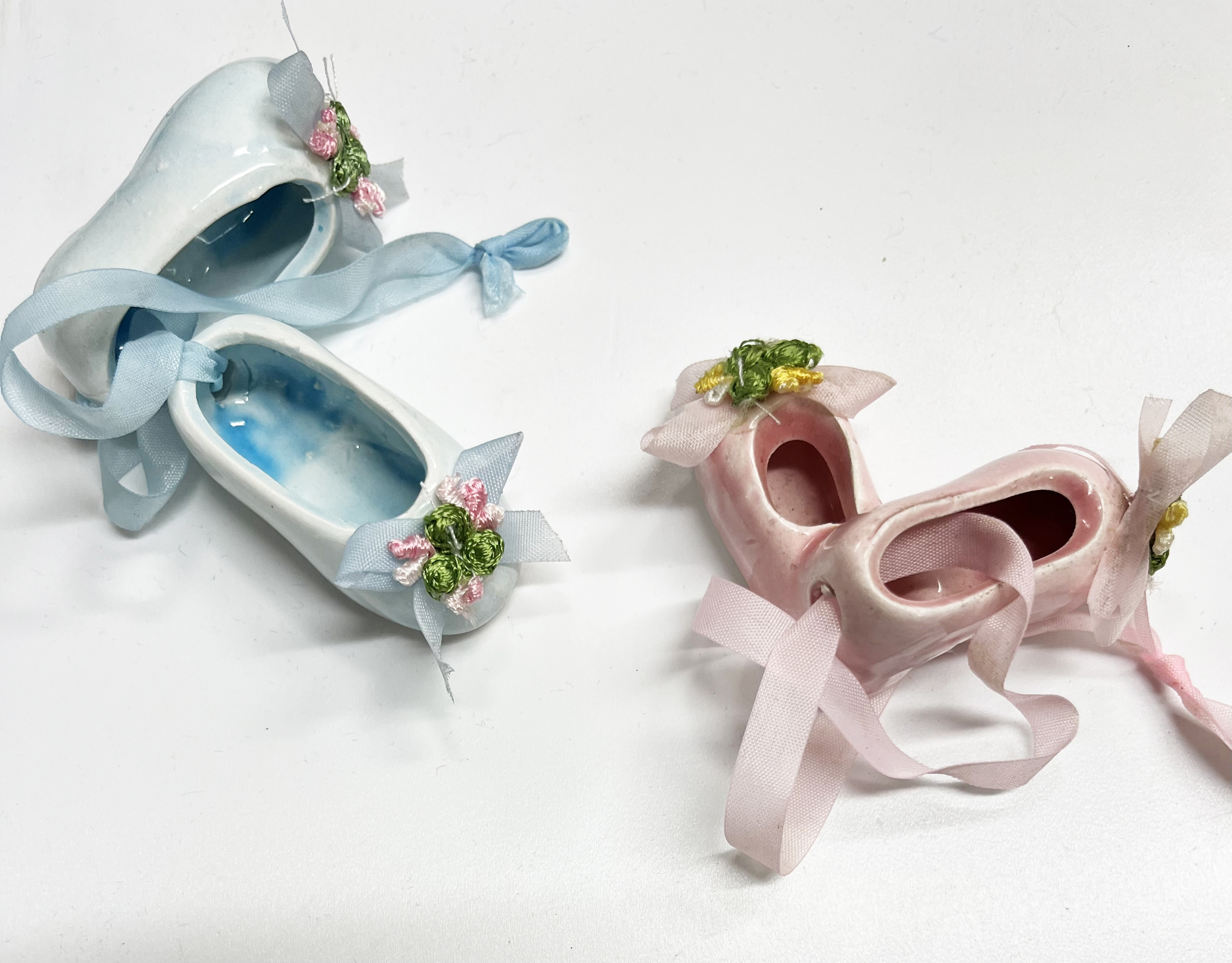 chaussons porcelaine rose ou bleu