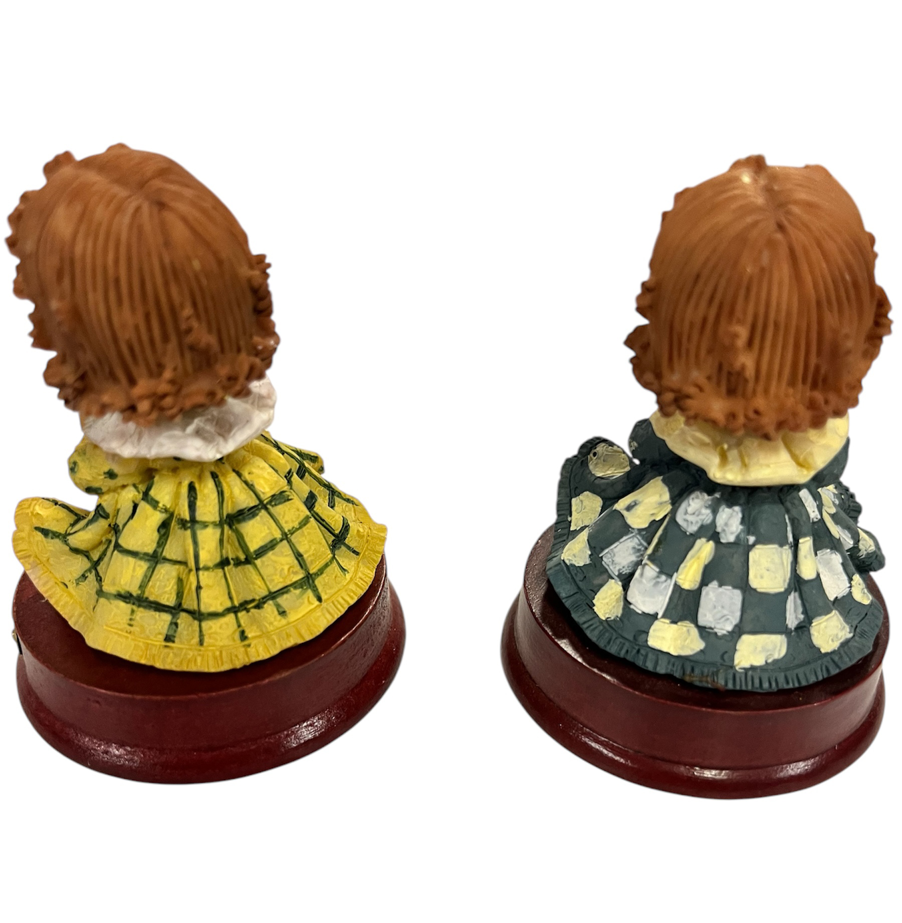 2 figurines resine fillettes vintage  sur socle 1