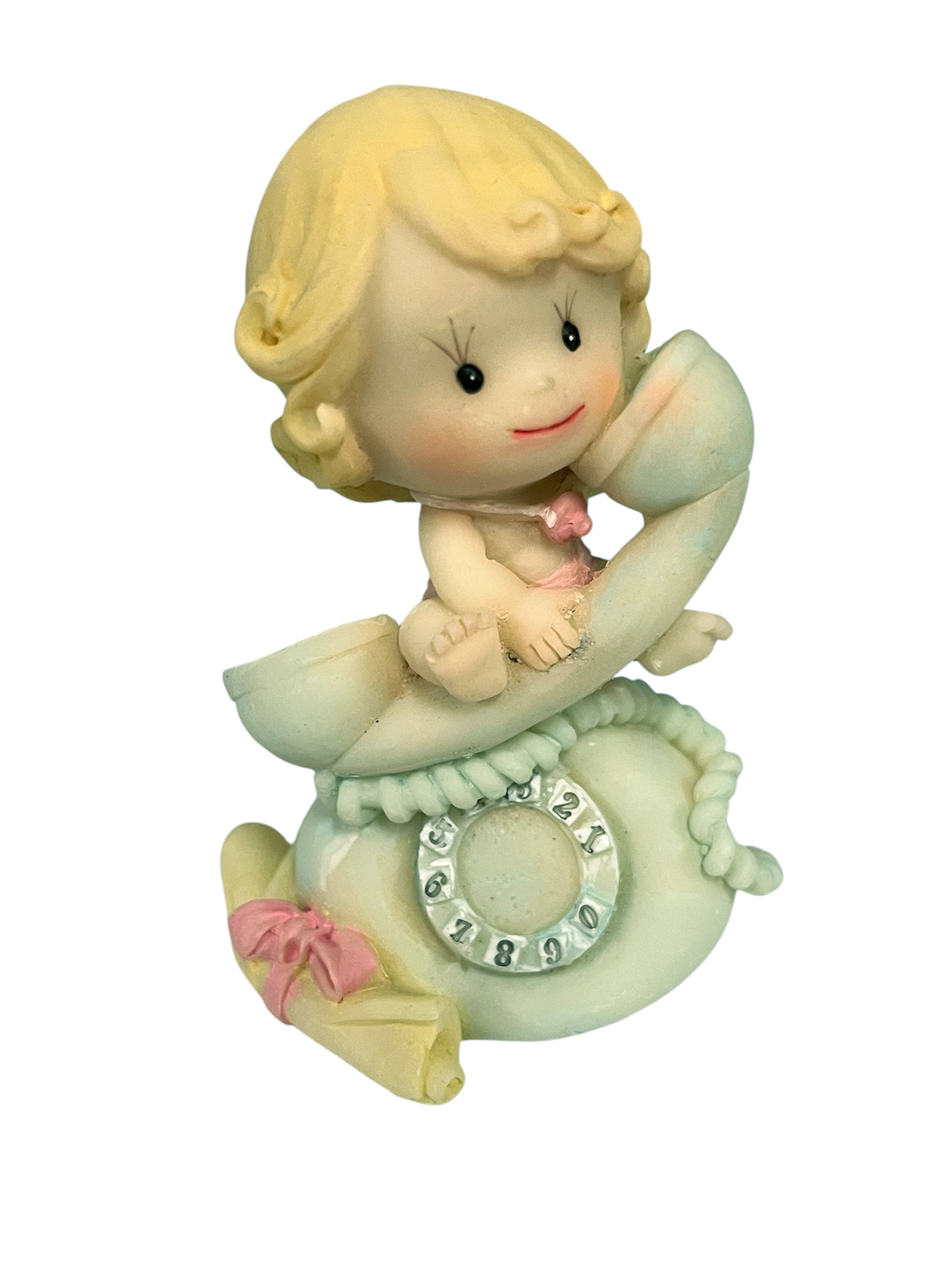 figurine bebe sur téléphone