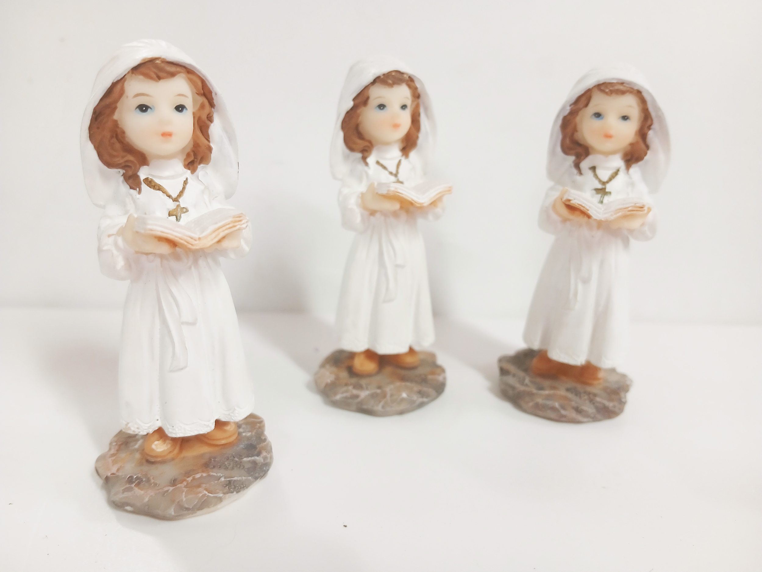LOT 5 FIGURINE COMMUNINATES MISSEL