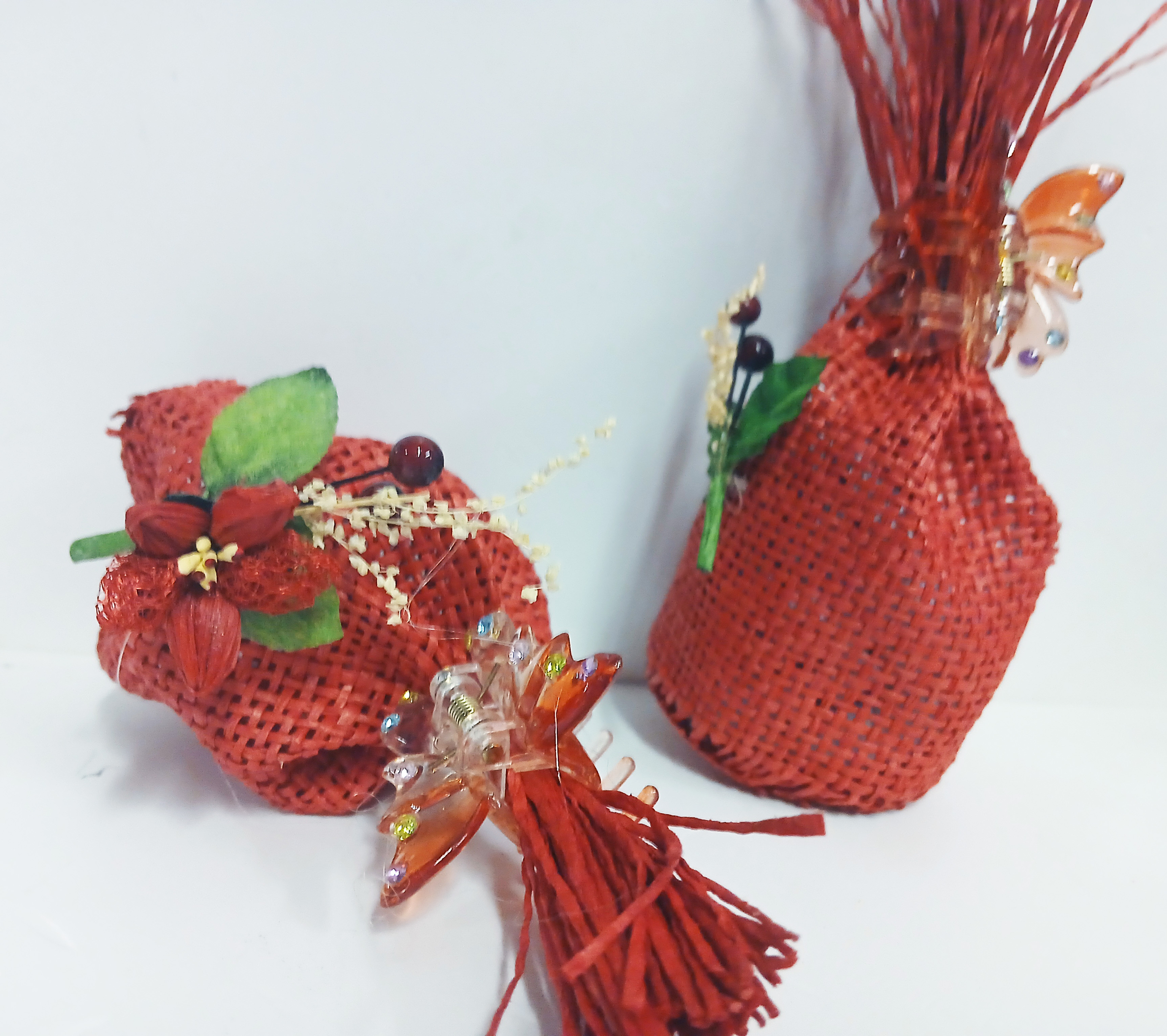 6 bourses toile de jute rouge dragees. 1jpg