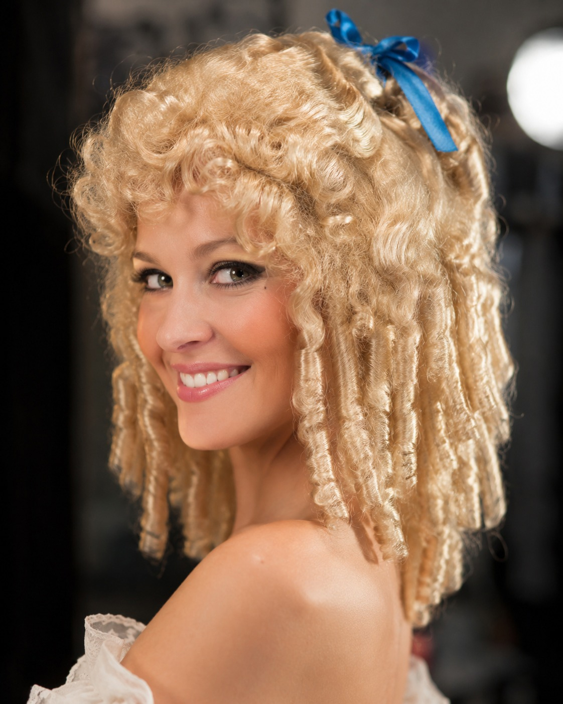 PERRUQUE VICTORIENNE BLOND CENDRE