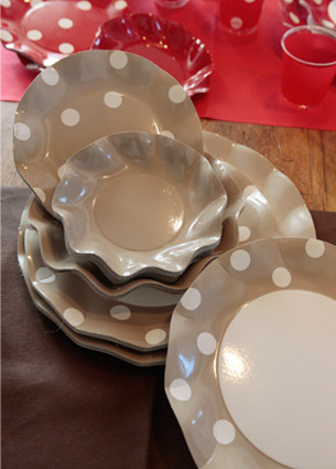 assiette-jetable-pois-taupes-z