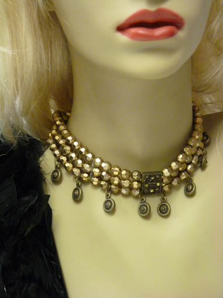 collier_plastic_or-z
