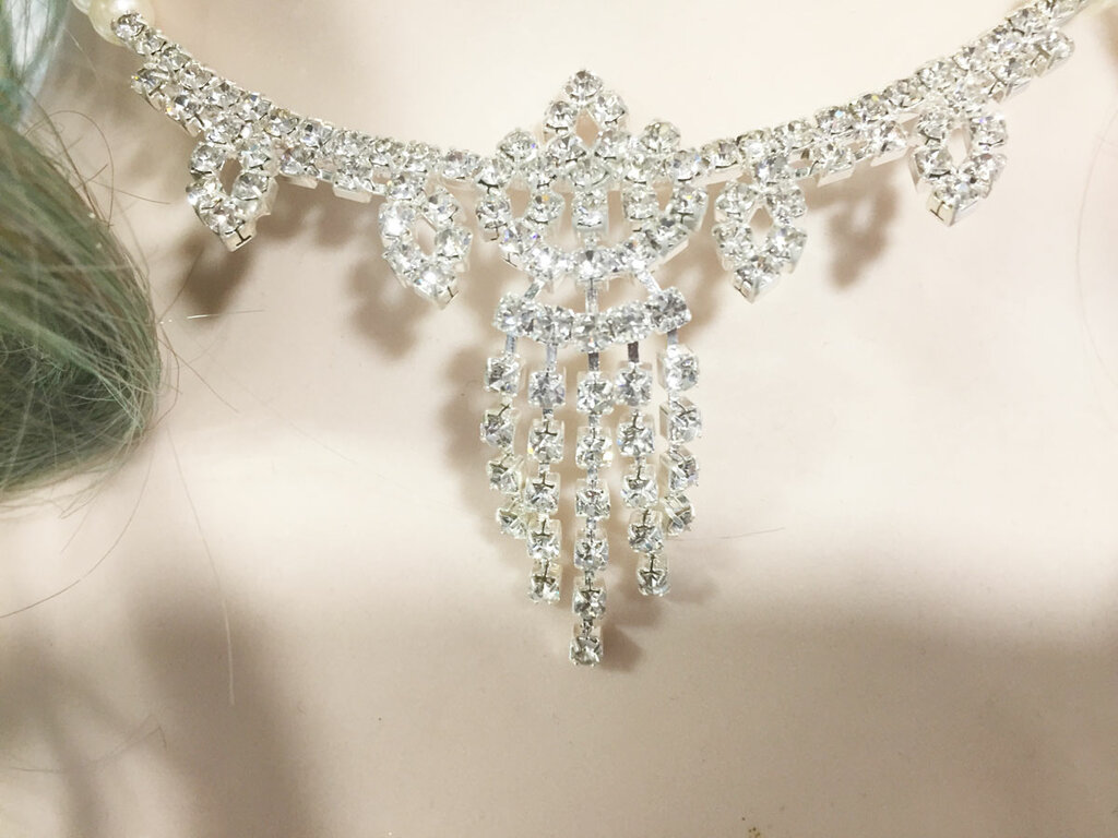 Parure Bijoux Perles De Verre Et Strass Sur Laiton Ciselé - Collier Ras De Cou Et Boucles D'oreilles, Neuf Sans Emballage