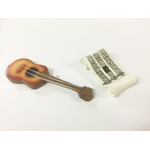 figurine-resine-guitare-et-partition-2