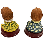 2 figurines resine fillettes vintage  sur socle 1
