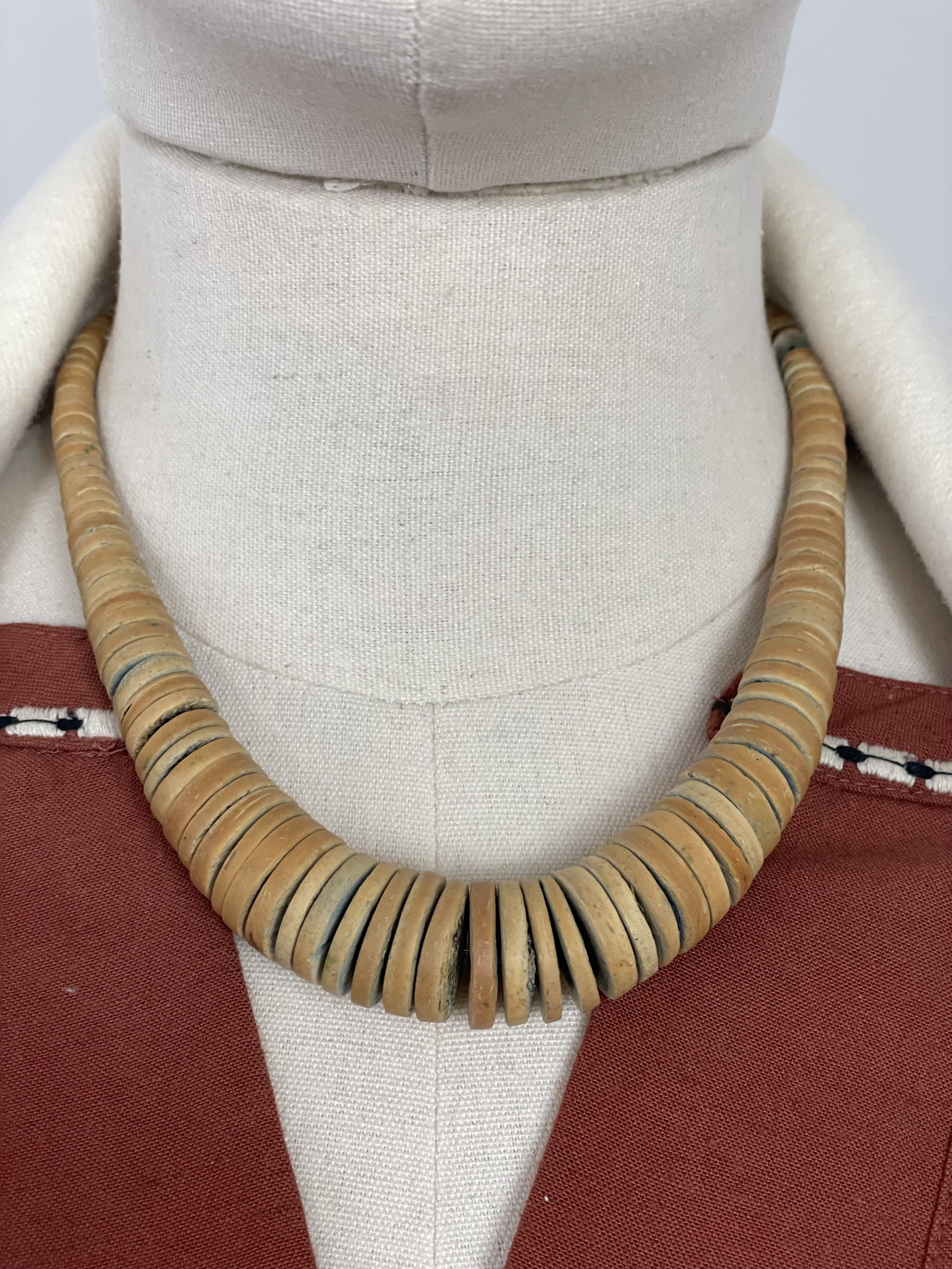 Collier ronds en bois vintage 2
