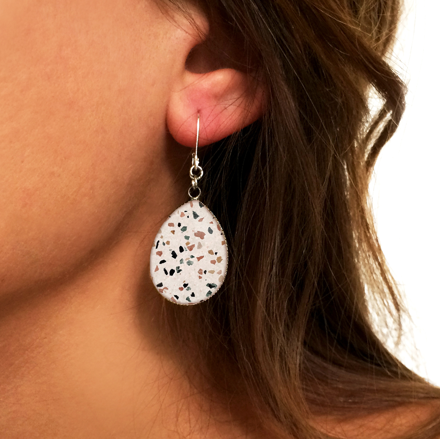 Boucles doreilles pendantes terrazzo bykloe bijoux