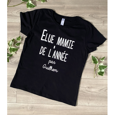 T-shirt personnalisé mamie Élue mamie de l'année par
