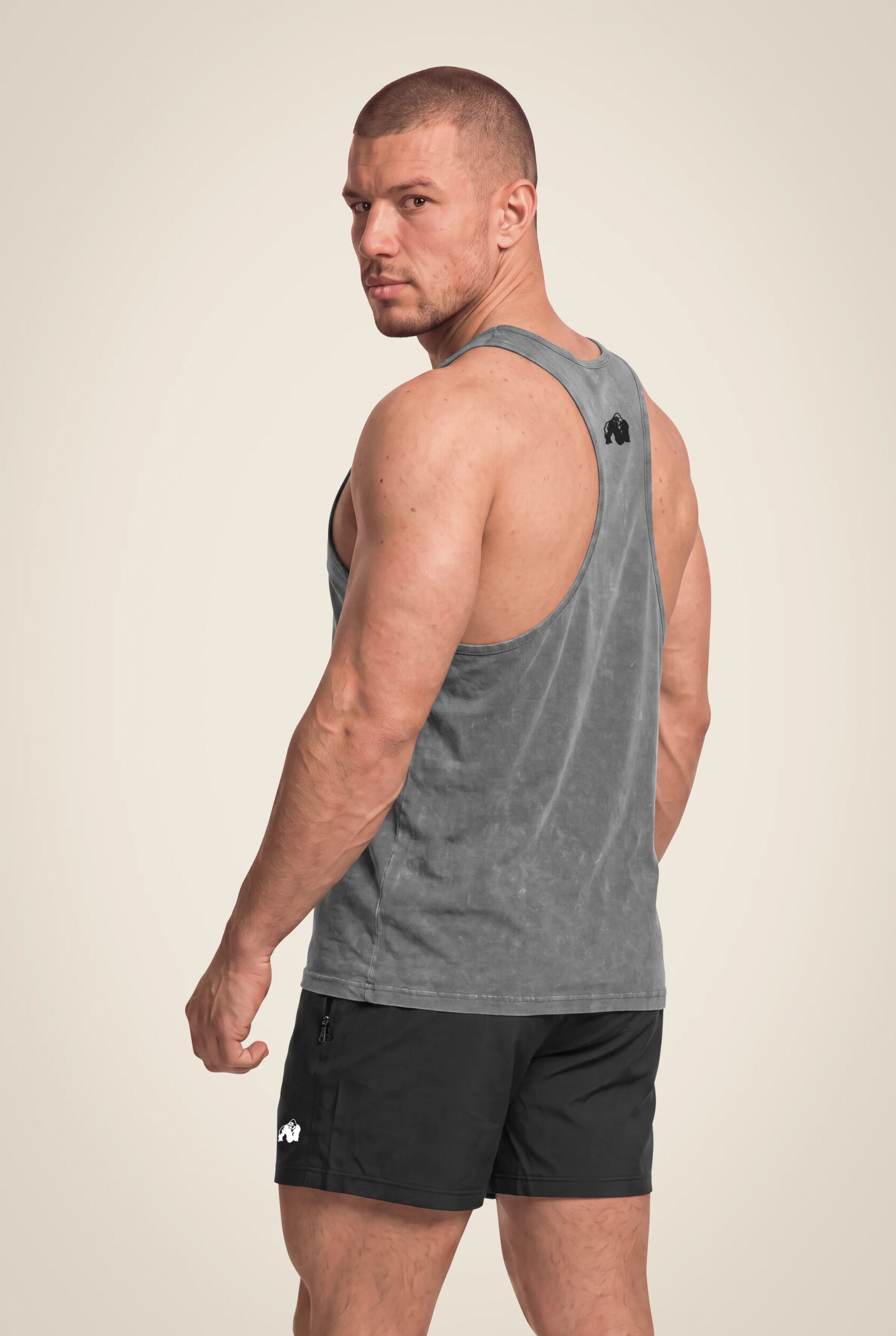 Débardeur stringer Churchill Gorilla Wear homme - Gris délavé - photo officielle 2