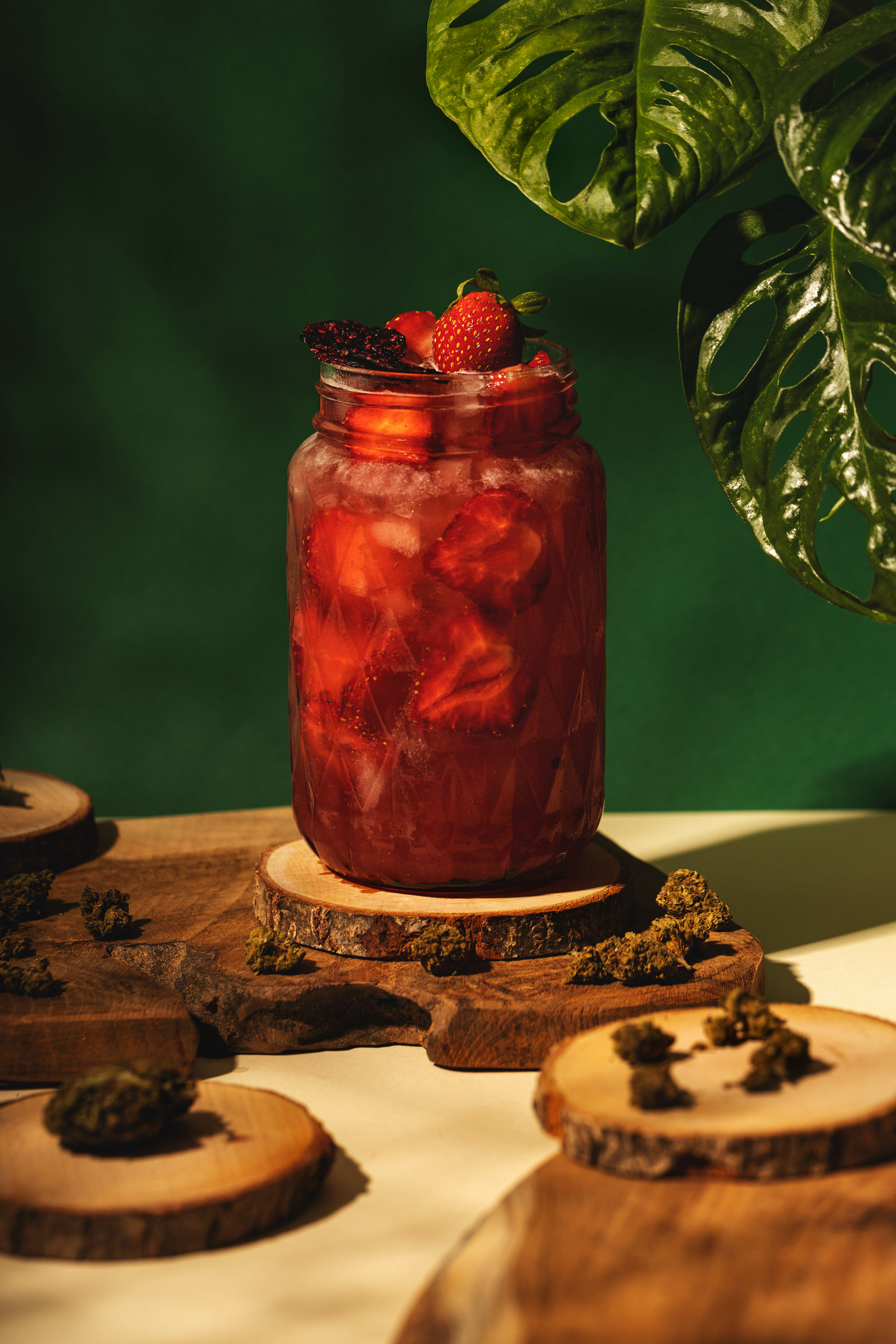 Cocktail CBD "Sous-Bois Lunaire", entre fraises et Red Berry
