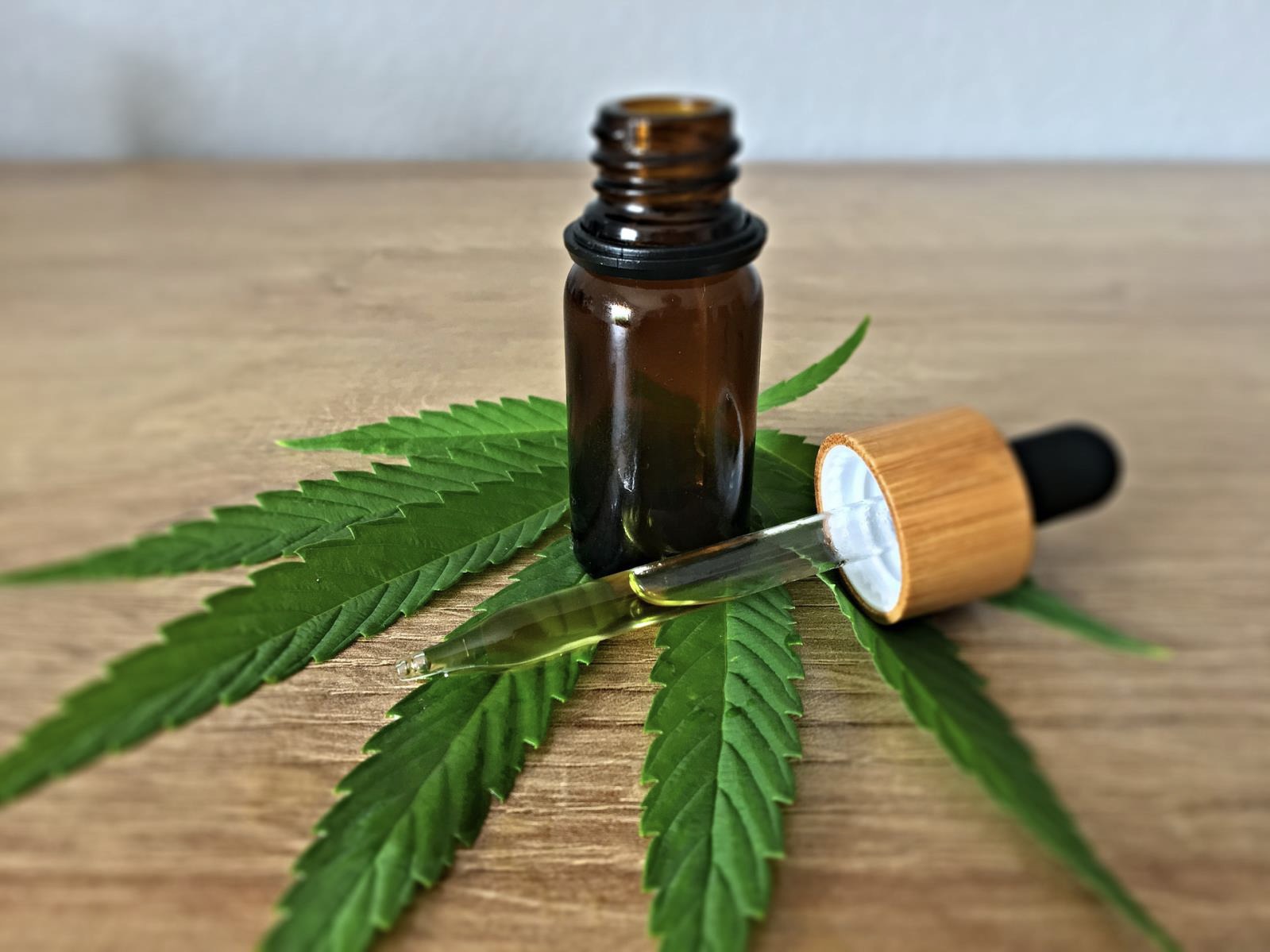Cannabis thérapeutique légalisé en France en 2021 - Les 7 choses à savoir