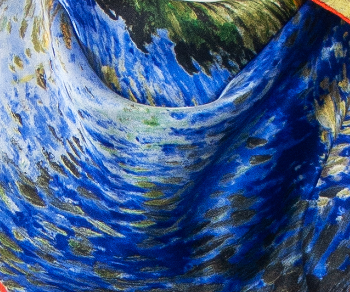 carré de soie bleu femme reproduction tableau route avec cyprés Van Gogh