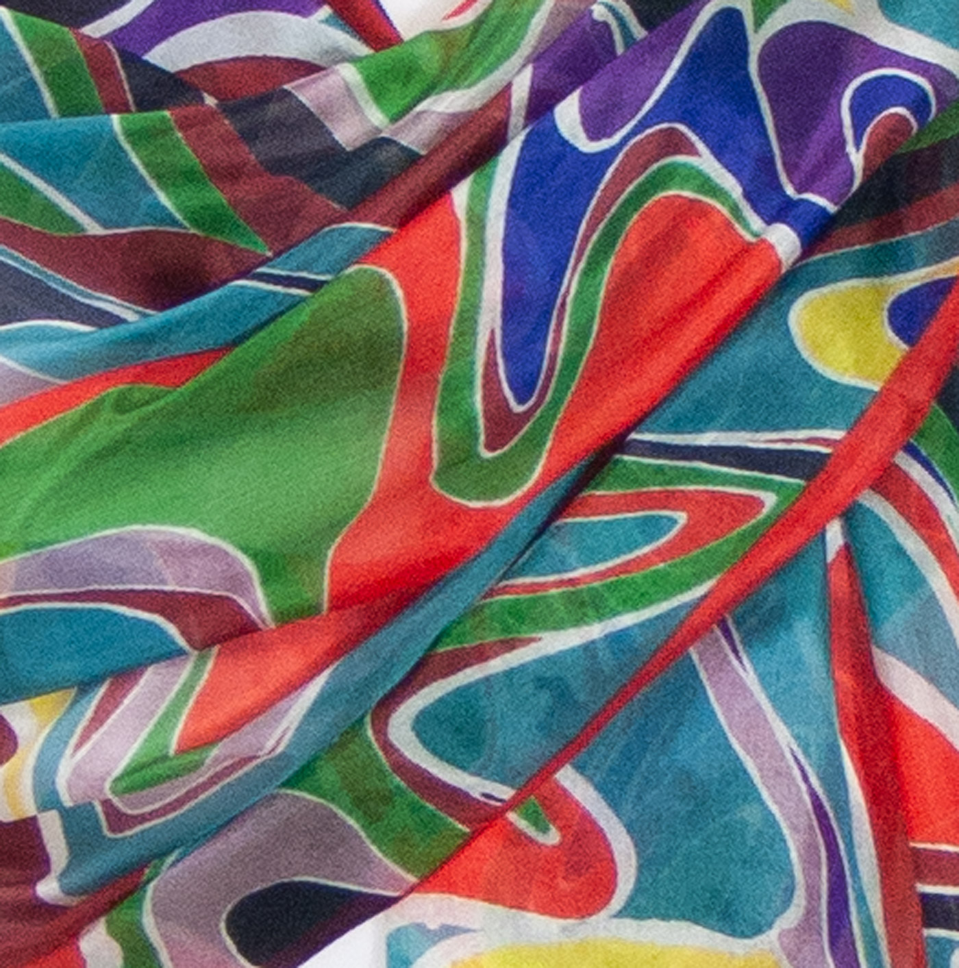 étole en soie rouge motifs volutes