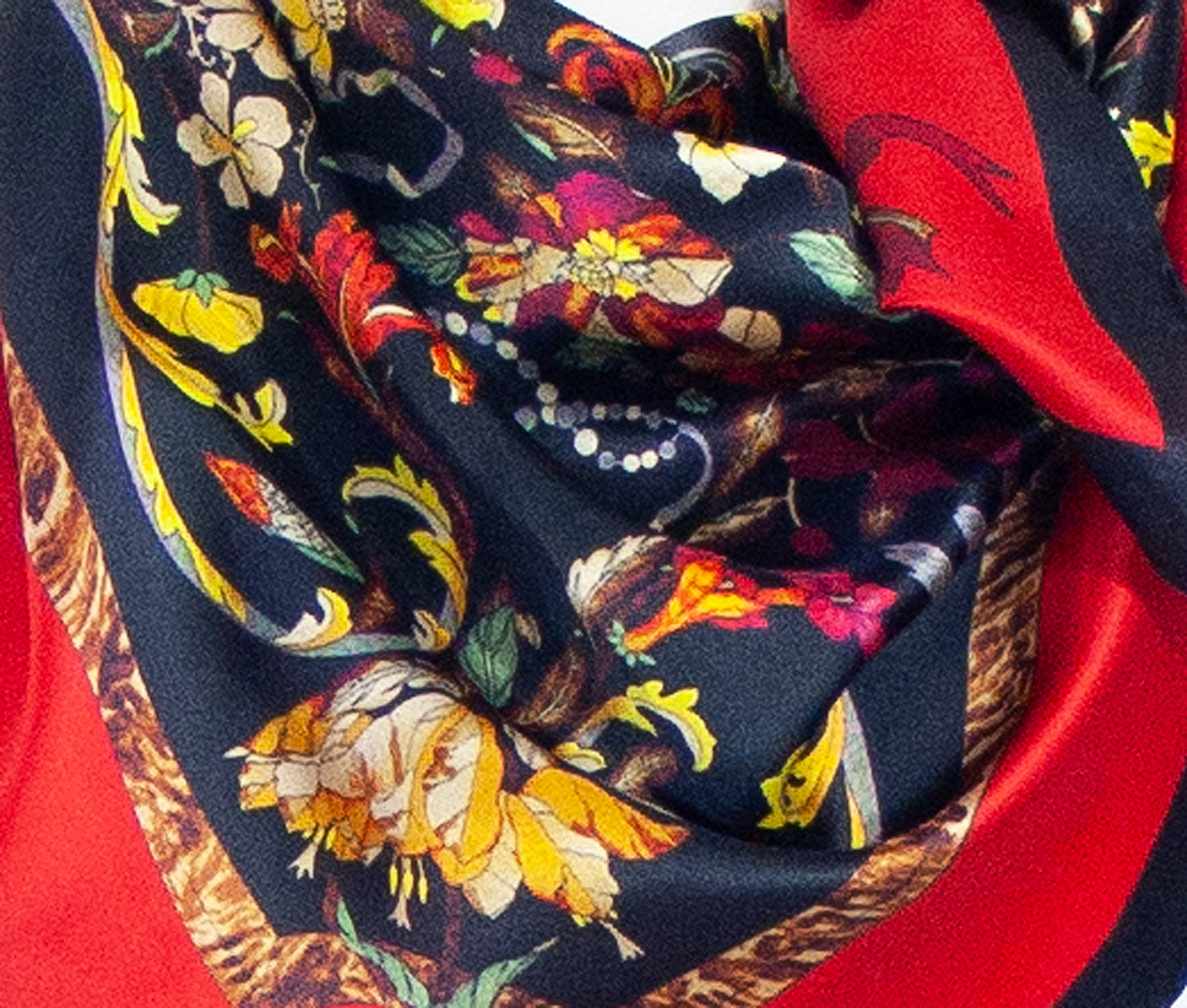 carré de soie foulard rouge noir oiseaux Constance