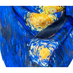 carré de soie bleu femme reproduction tableau nuit étoilée Van Gogh