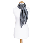 Foulard carré en soie gris uni 110 cm