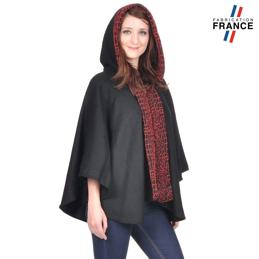 AT-03247-VF10-P-LB_FR-poncho-a-capuche-perles-rouge-fabrication-francaise
