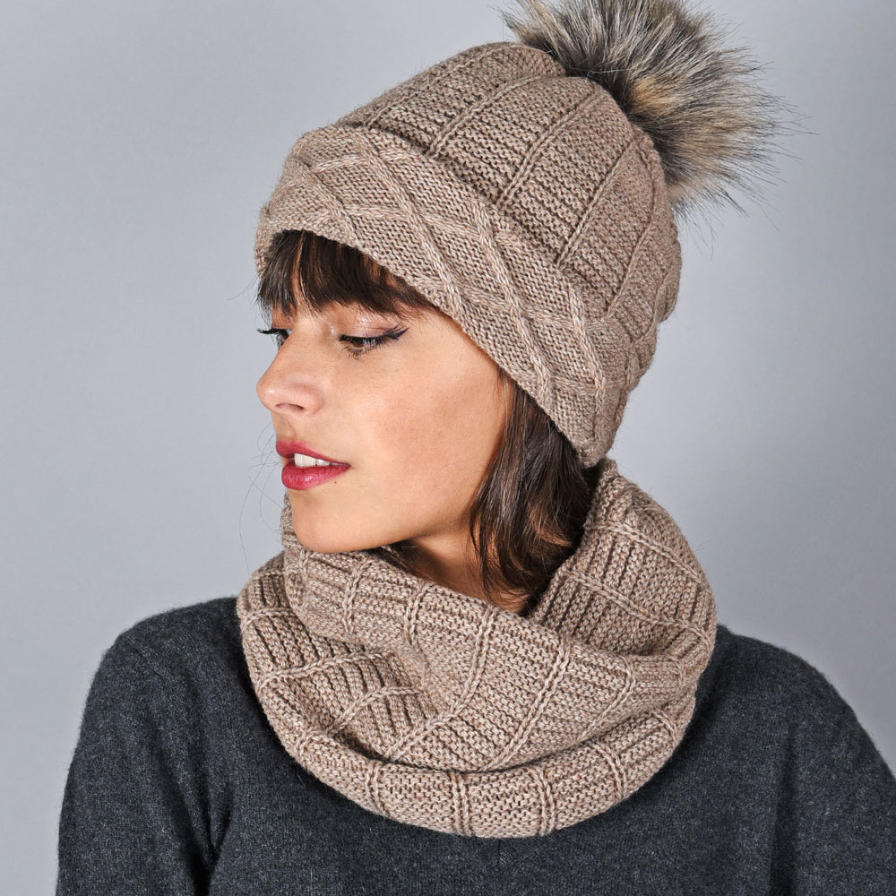 bonnet-hiver-et-snood-taupe-AT-05889