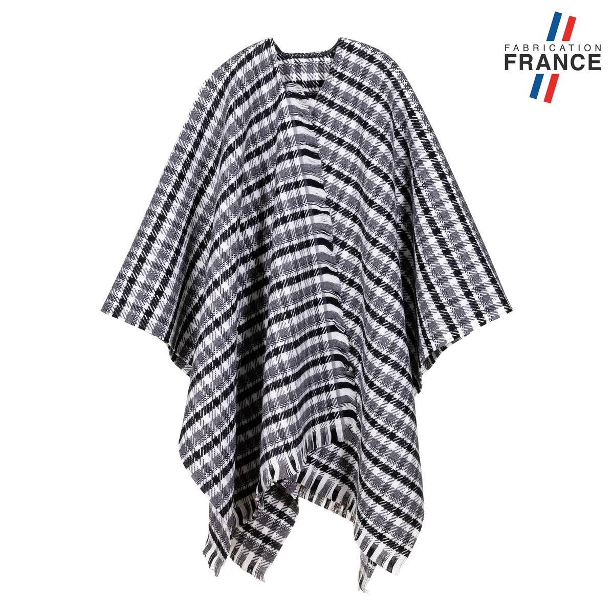 poncho-femme-a-carreaux-noir-blanc-AT-06154