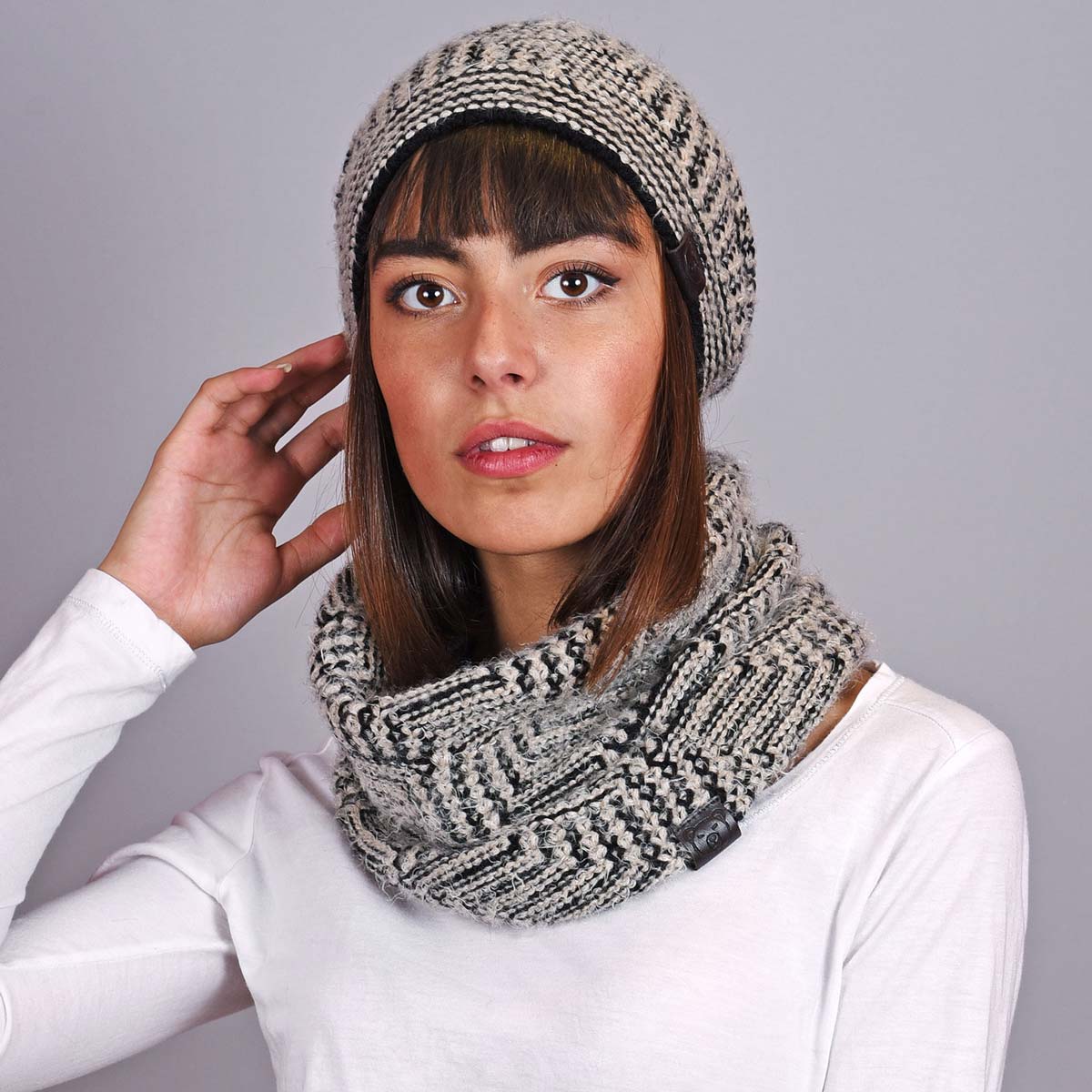 _Snood-et-bonnet-noirs