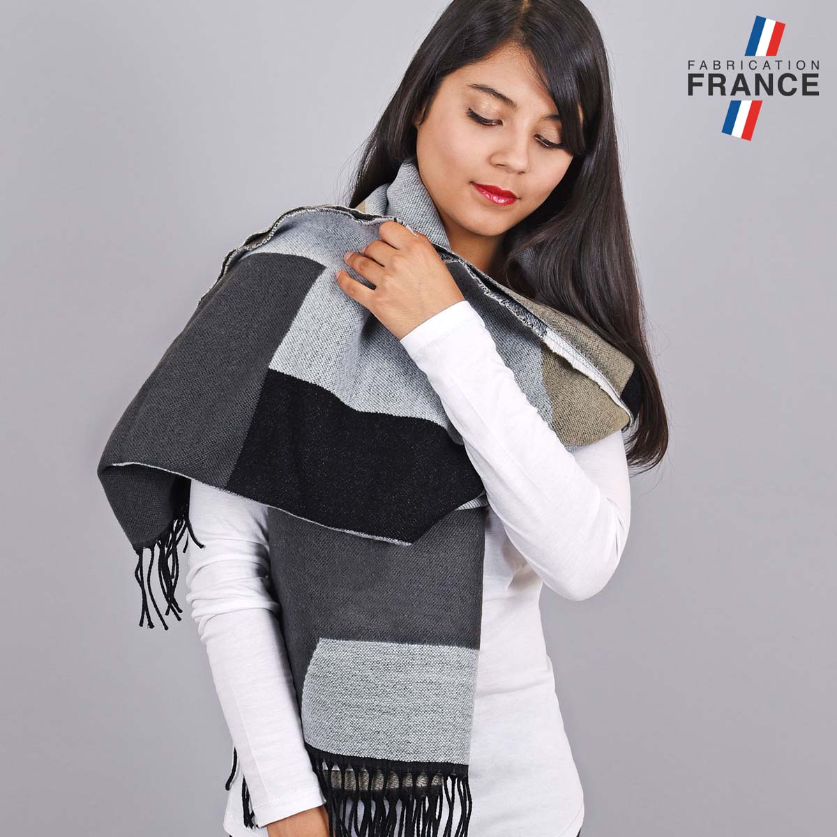 chale-femme-patchwork-gris-noir-AT-05523
