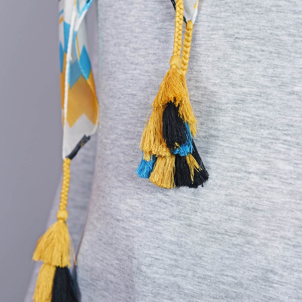 AT-06451_D12-1--_Foulard-carre-bleu