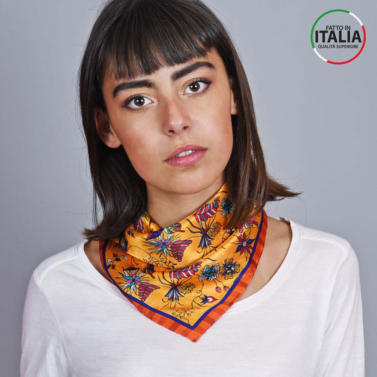 Petit-foulard-carre-soie-jaune-orange-made-in-italie-AT-05393