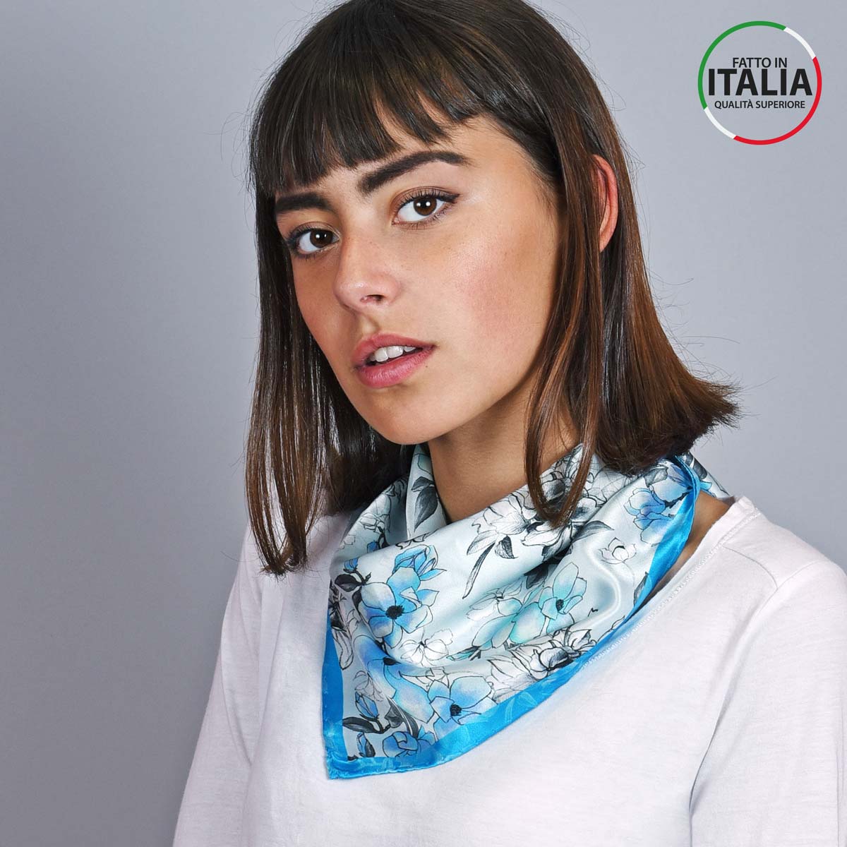 foulard-carre-soie-floral-bleu-made-in-italie-AT-05394