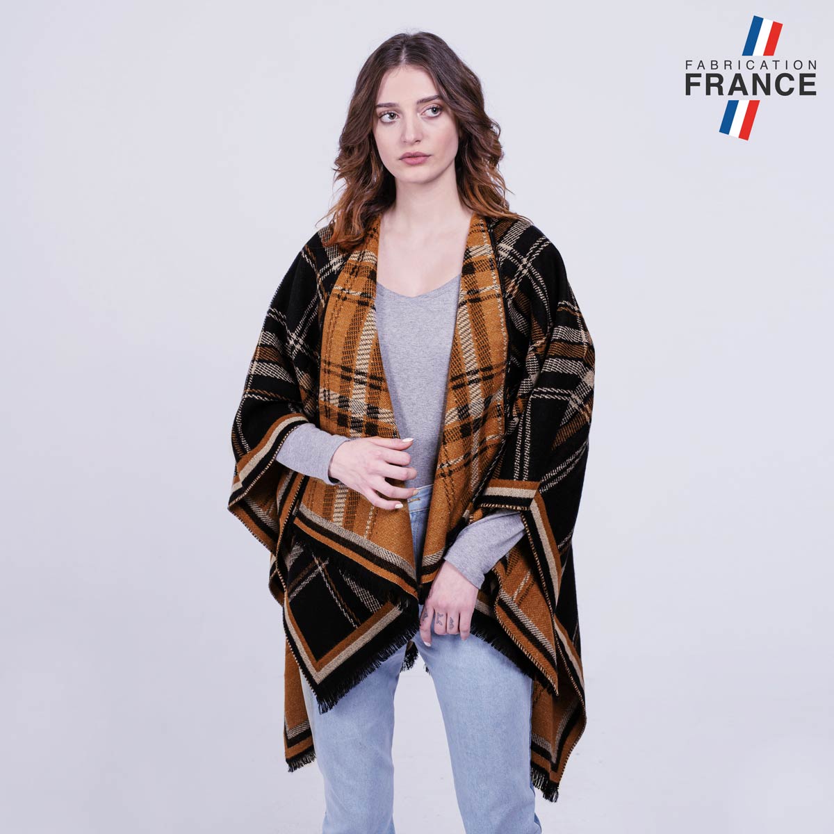 Poncho-femme-tartan-beige-noir-made-in-france--AT-06543_W12-2FR