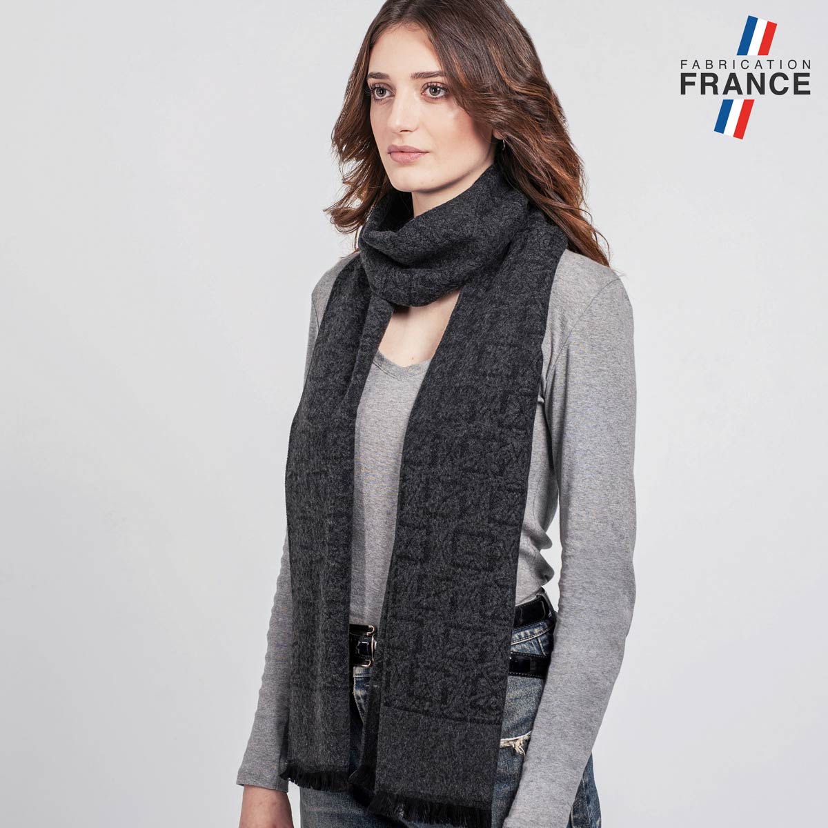 AT-06668_W12-1FR_Echarpe-femme-motif-gris-made-in-france