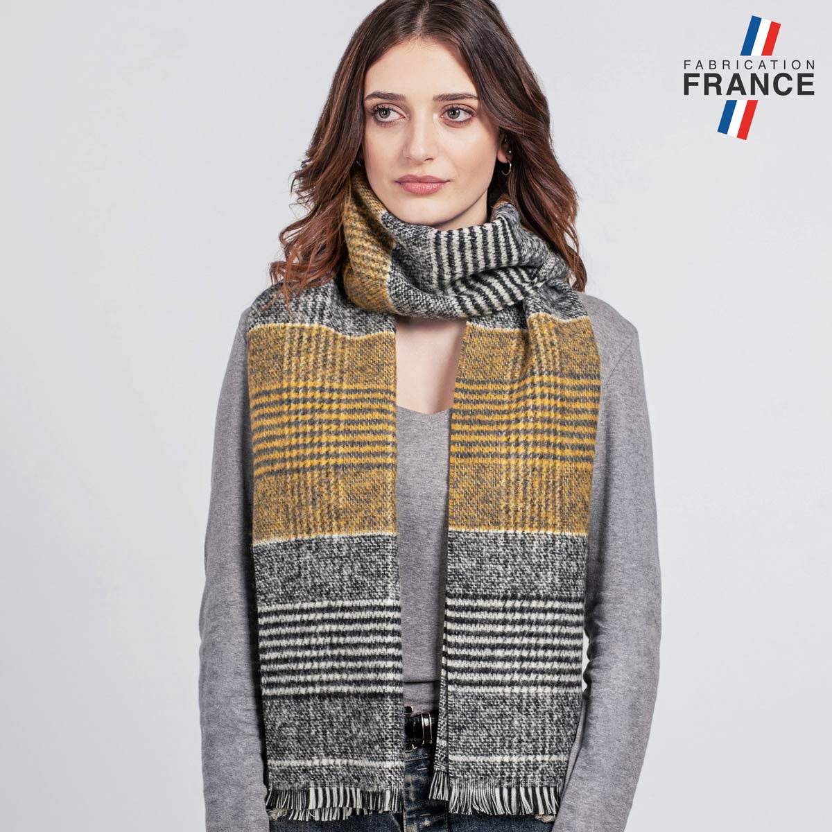 Echarpe-femme-motif-tartan-jaune-fabrication-francaise--AT-06675_W12-1FR