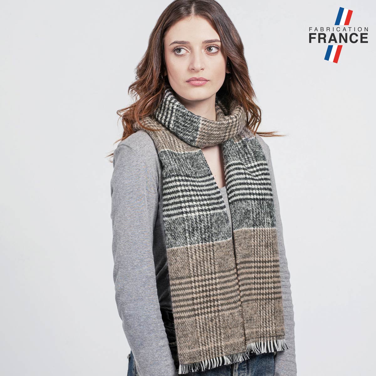 Echarpe-femme-motif-tartan-beige-fabrication-francaise--AT-06677_W12-1FR
