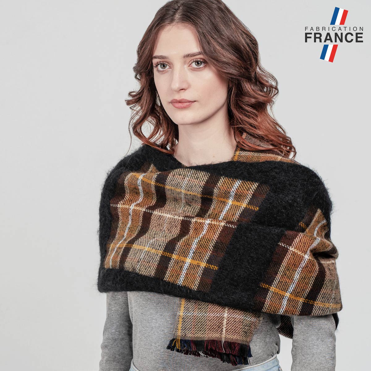 Chale-femme-motif-tartan-beige--AT-06738_W12-1FR