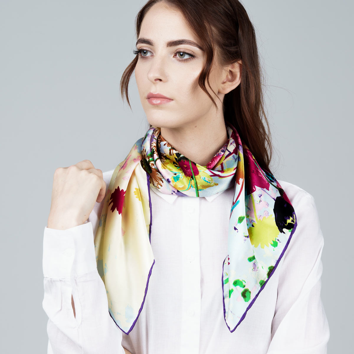 Carre-soie-premium-motif-floral-champetre-AT-06395