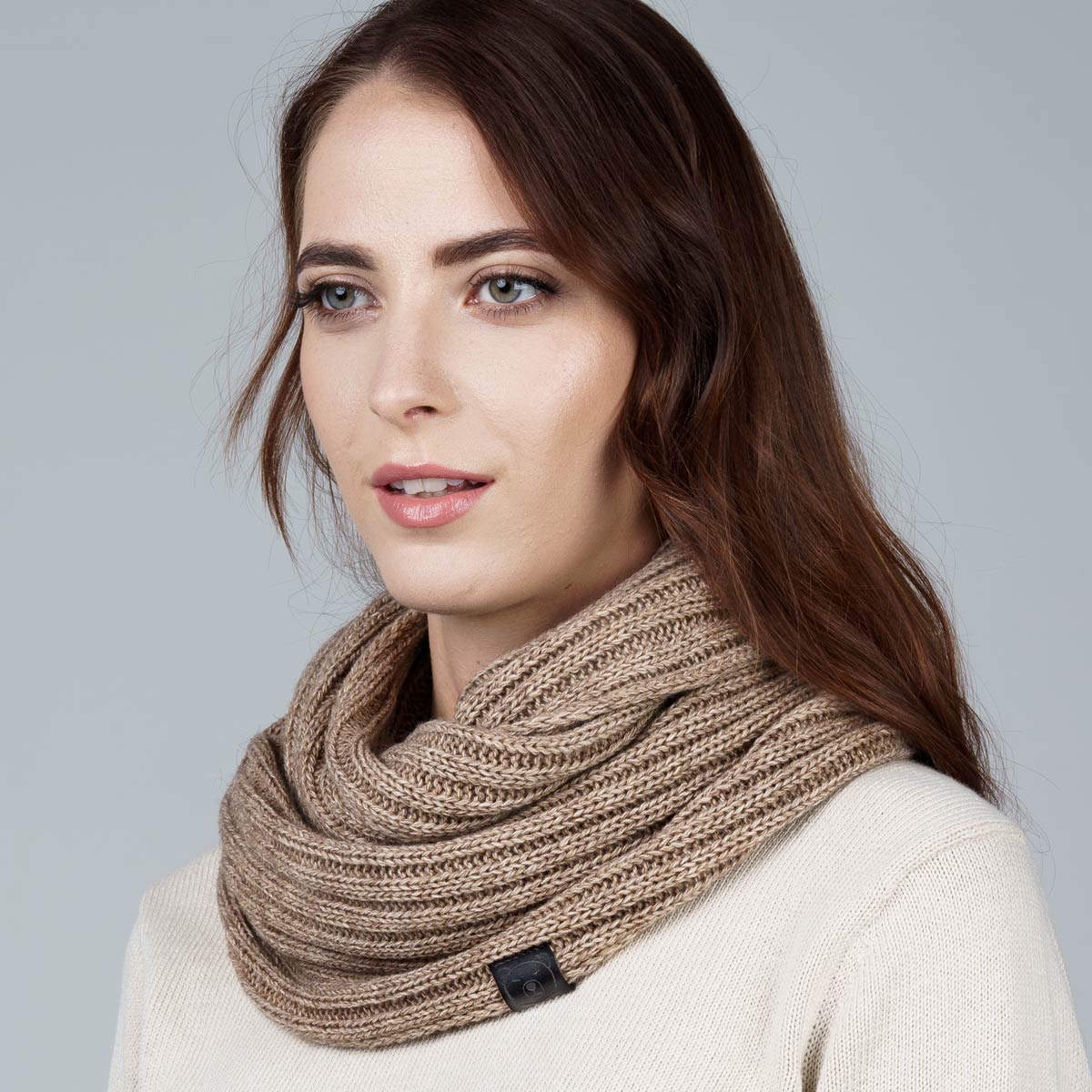 AT-05863_W12-1--_Snood-femme-maille-taupe