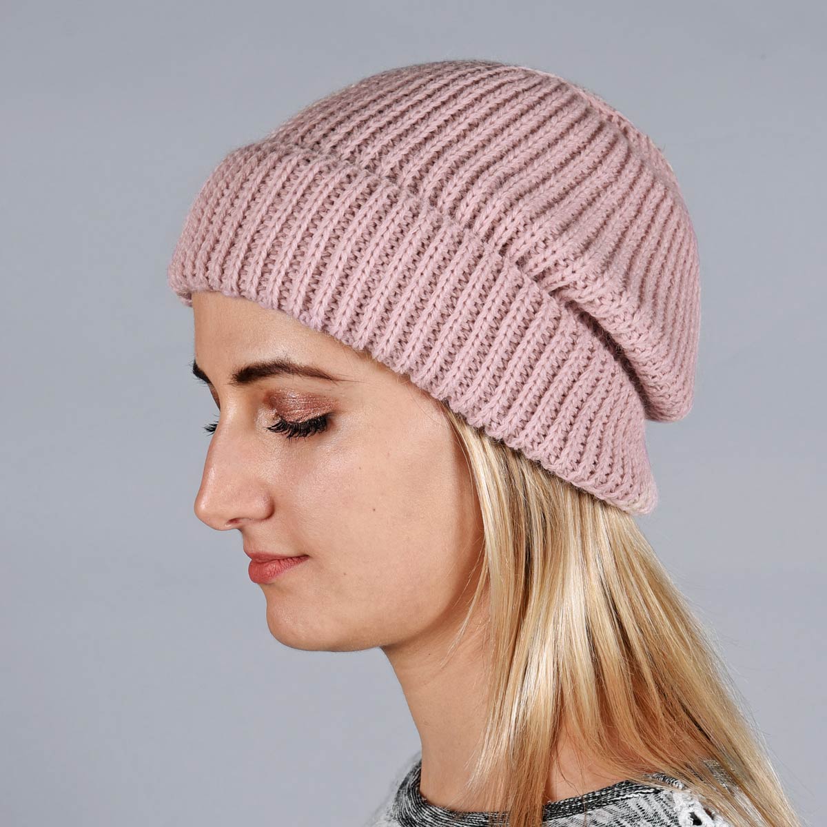 bonnet-court-femme-rose--CP-01533