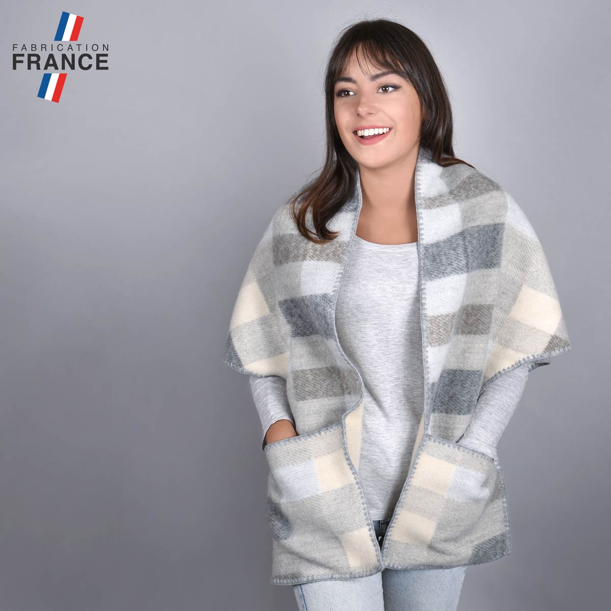 Chale-hiver-pratique-avec-poches-gris-beige-made-in-France--AT-04849