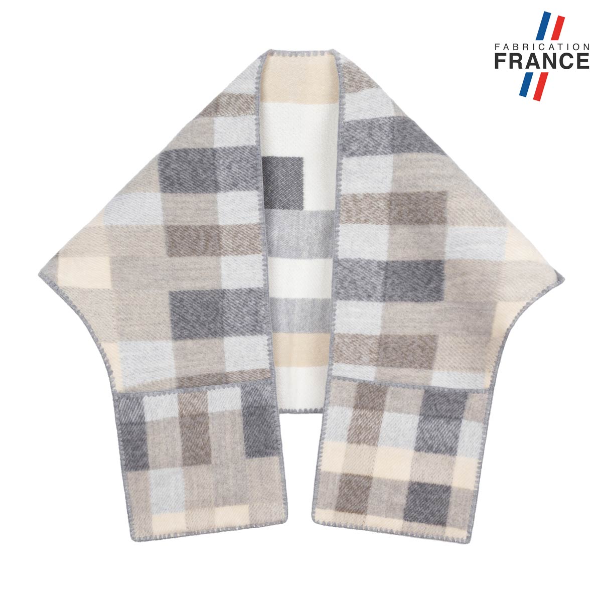 Chale-chaud-avec-poches-quadrillage-gris-beige-fabrication-francaise--AT-04849