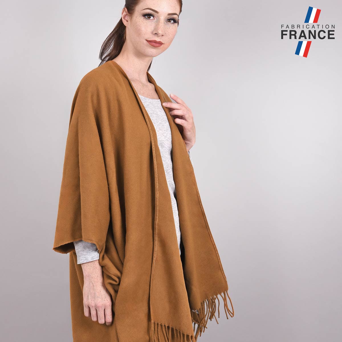 Poncho-a-poches-marron--AT-04795_W2-12FR