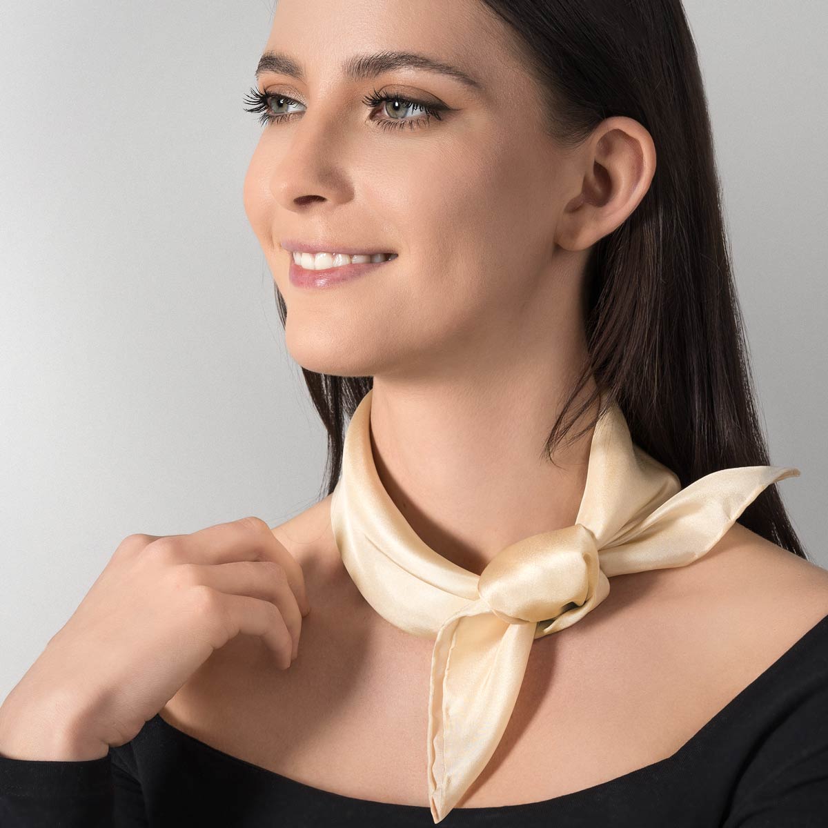 Foulard en soie beige uni made in France