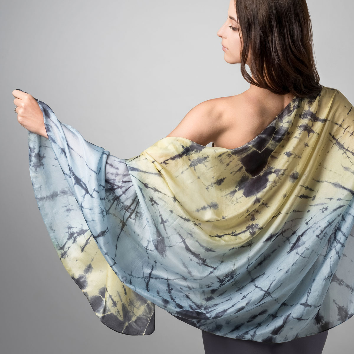 etole-soie-tiedye-jaune-grise--AT-07094