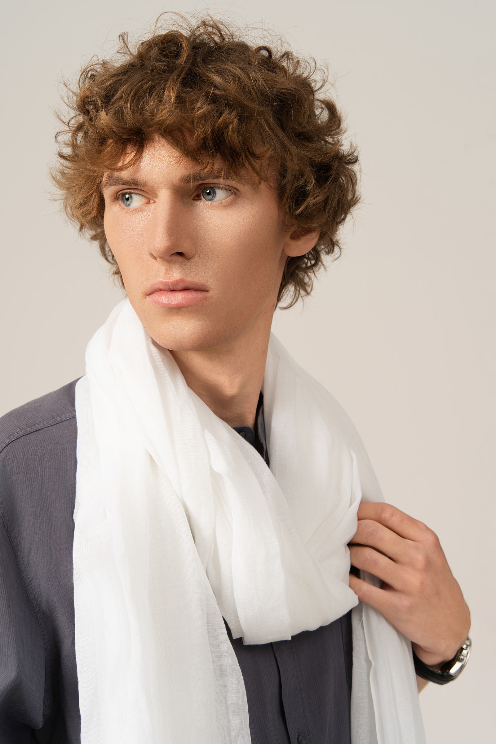 grande-echarpe-en-coton-blanche-AT-07150