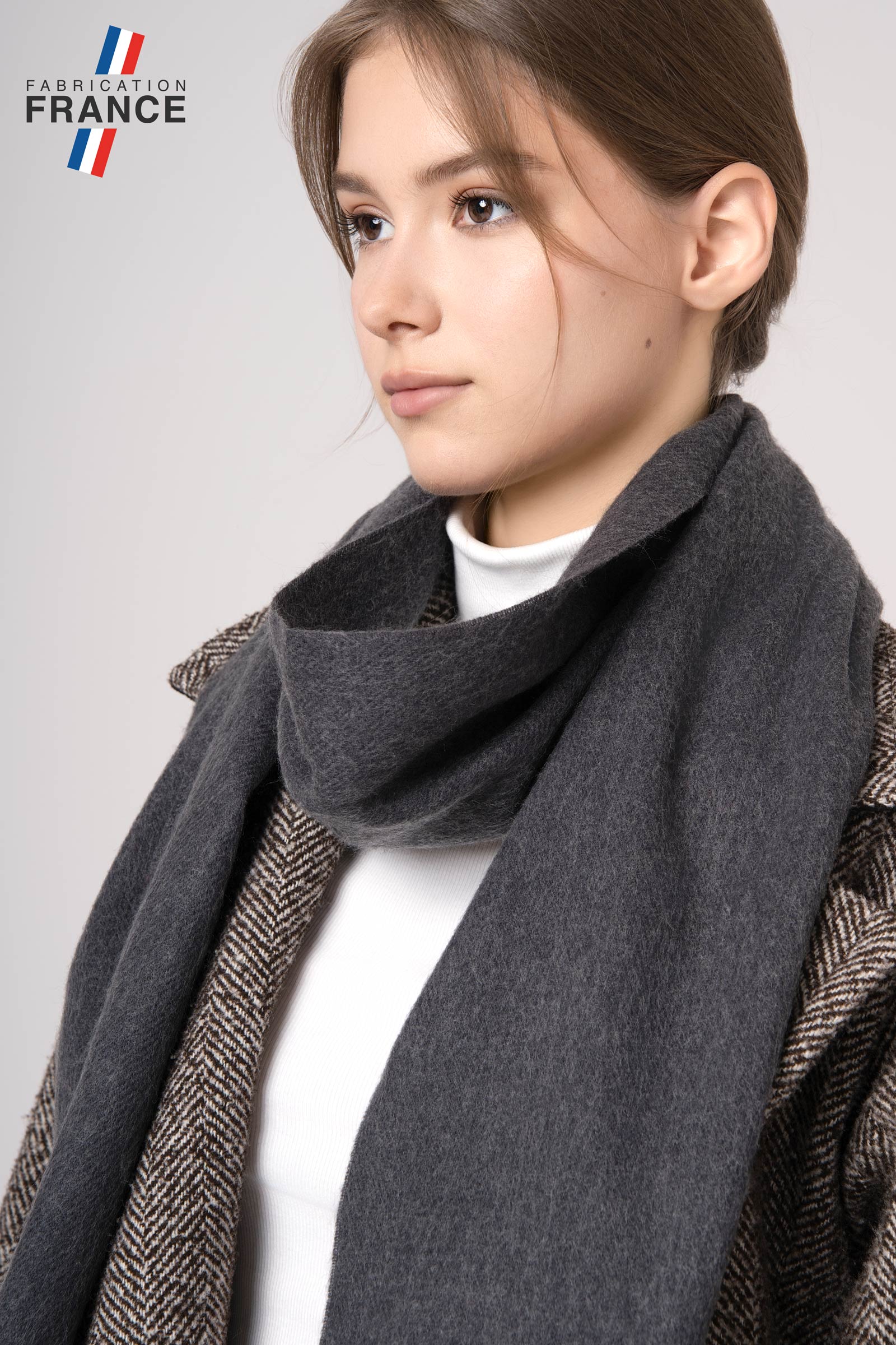 echarpe-femme-grise-anthracite-fabrication-francaise-AT-07139