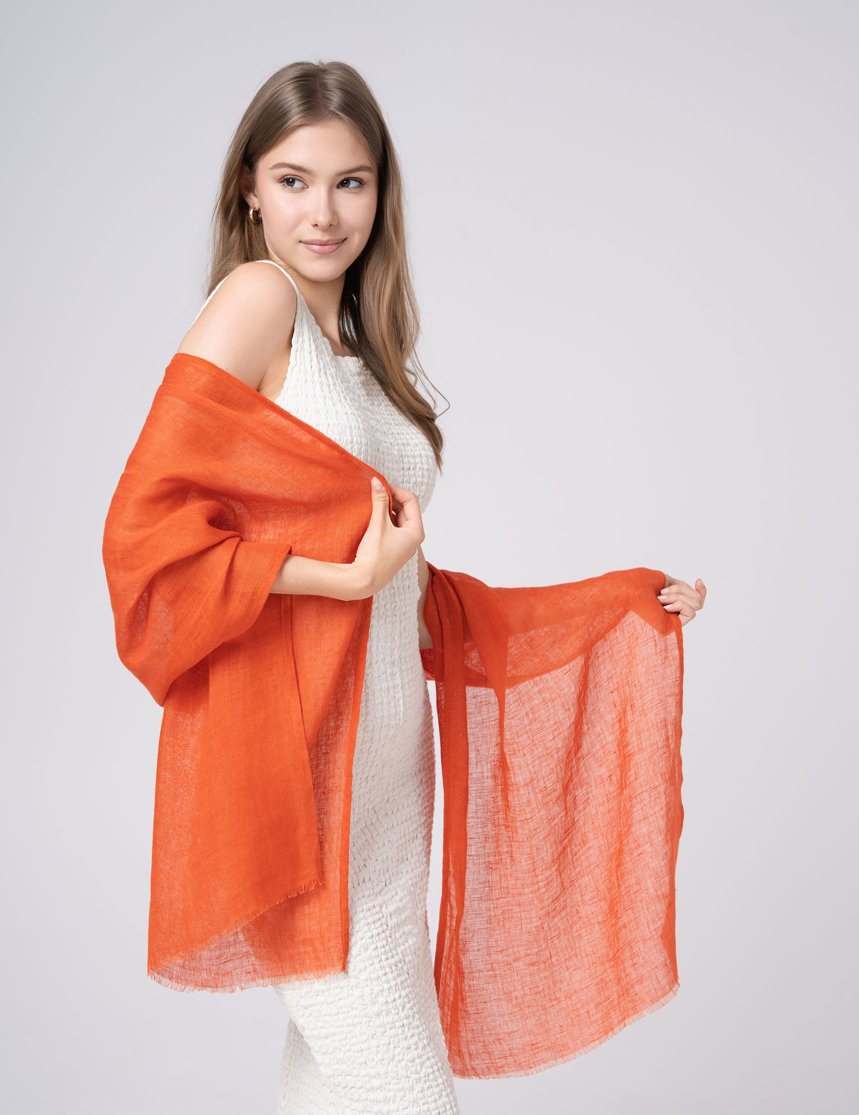 Longue-echarpe-lin-legere-rouge-uni--AT-07149_W1-17x22---